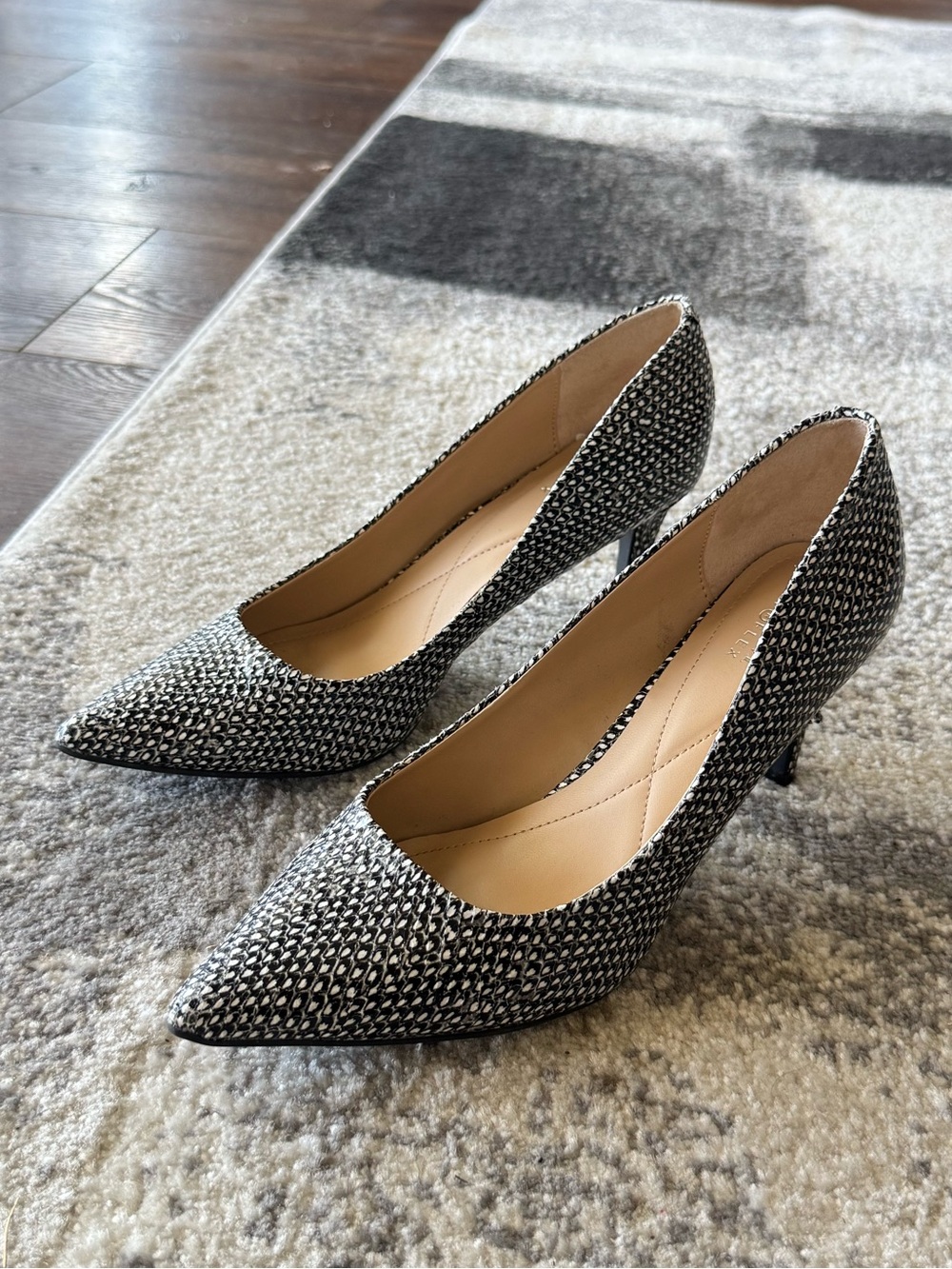 Textured Black and Silver Pointed Toe Kitten Heel Pumps